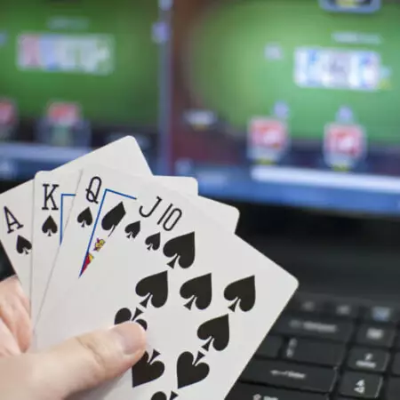Jak vyhrávat v online pokeru – strategie, typy, limity