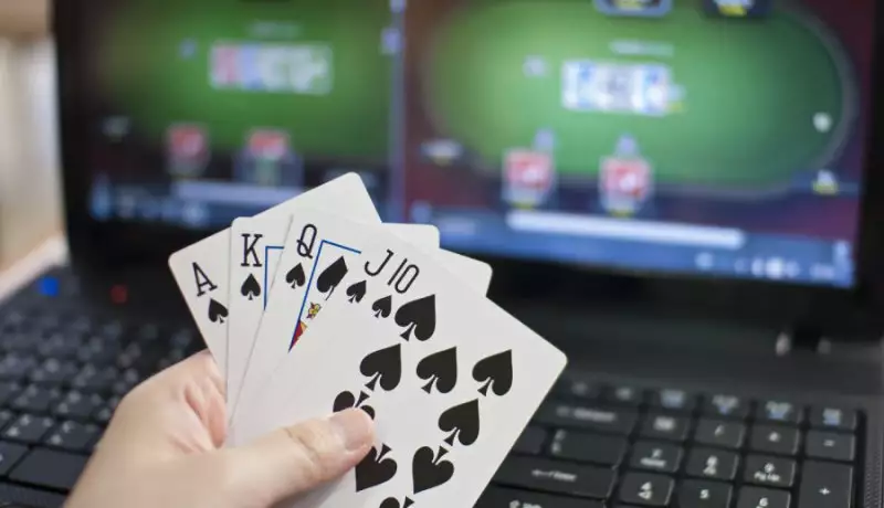 Výherní strategie pro online poker a blackjack